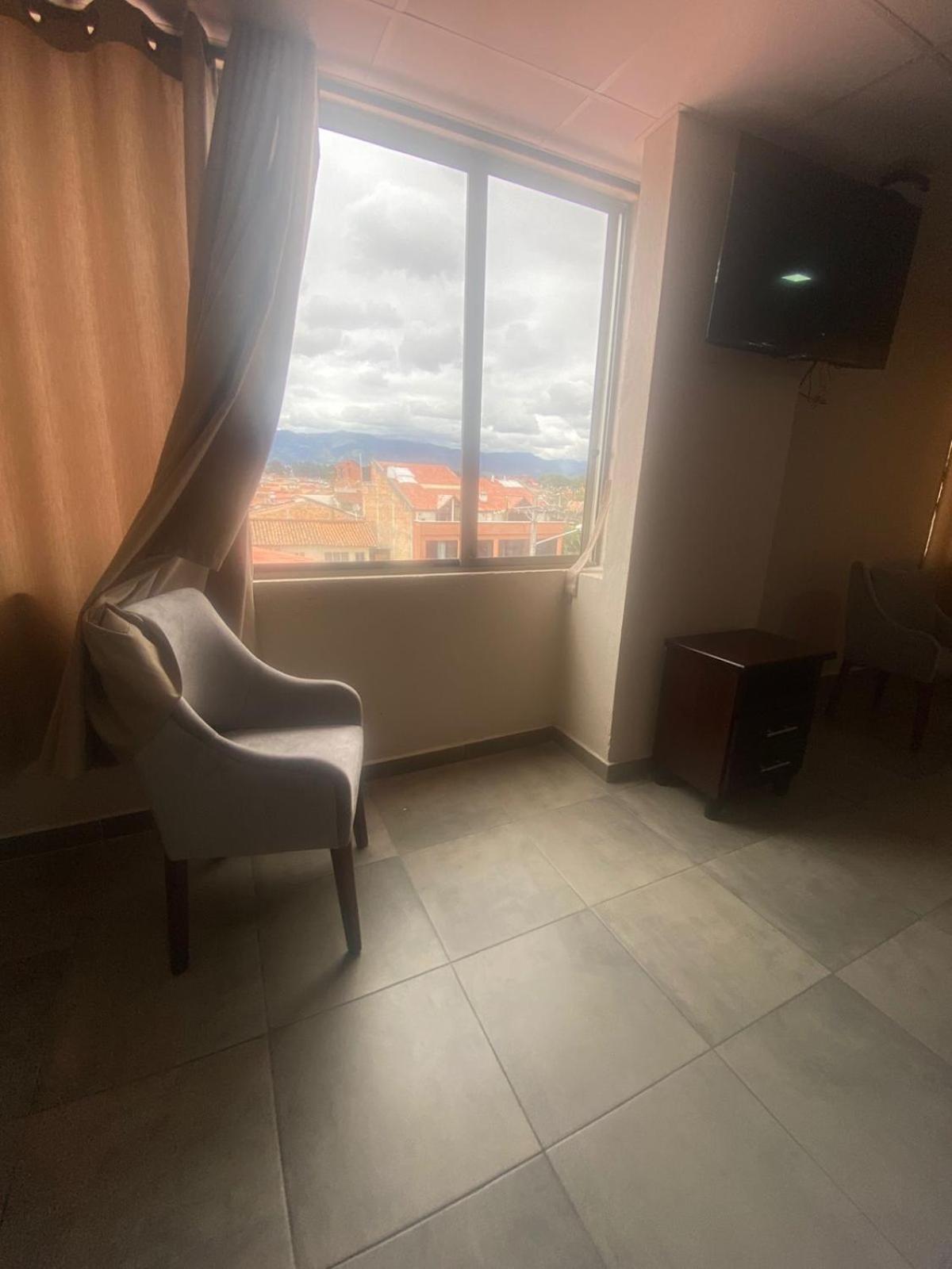 Stelar Hostal Cuenca Bagian luar foto